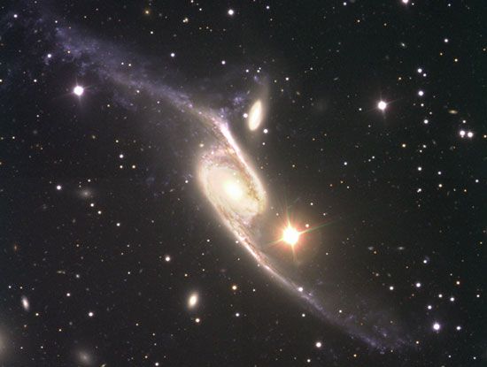 Galaxies collide (NGC 6872) 550x415 30K