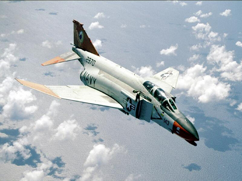 McDonnell Douglas F4 Phantom 800x599 74K